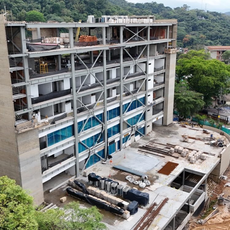 1cbeeb19-48ac-4a85-8cd2-1f777f533e29