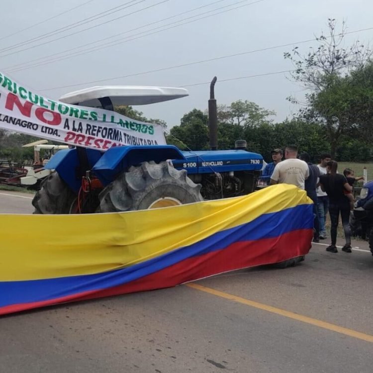 Paro de arroceros en vía Puerto López - Villavicencio.