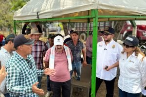 Gobernadora del Meta, Rafaela Cortés se reúne con productores de arroz en Puerto López / Foto: Gobernación del Meta.