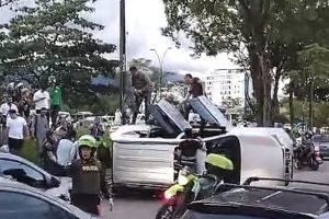 Vehículo de la Gobernación del Meta sufre accidente. / Foto: Cortesía.