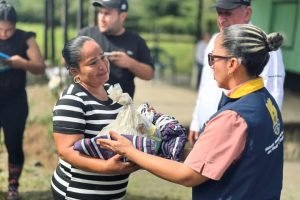 Entrega de ayudas humanitarias en el Meta / Foto: GobMeta.