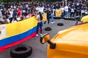 Protesta de estudiantes y padres de familia de la Institución Educativa Nuestra Señora de la Paz / Foto: Cortesía.